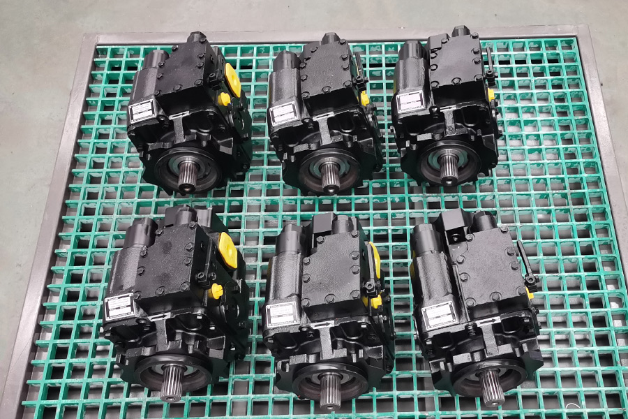 Soybean harvester axial piston pump customization