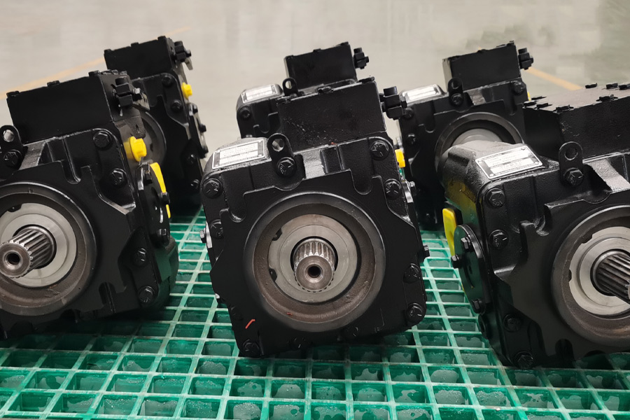 Road roller hydraulic pump