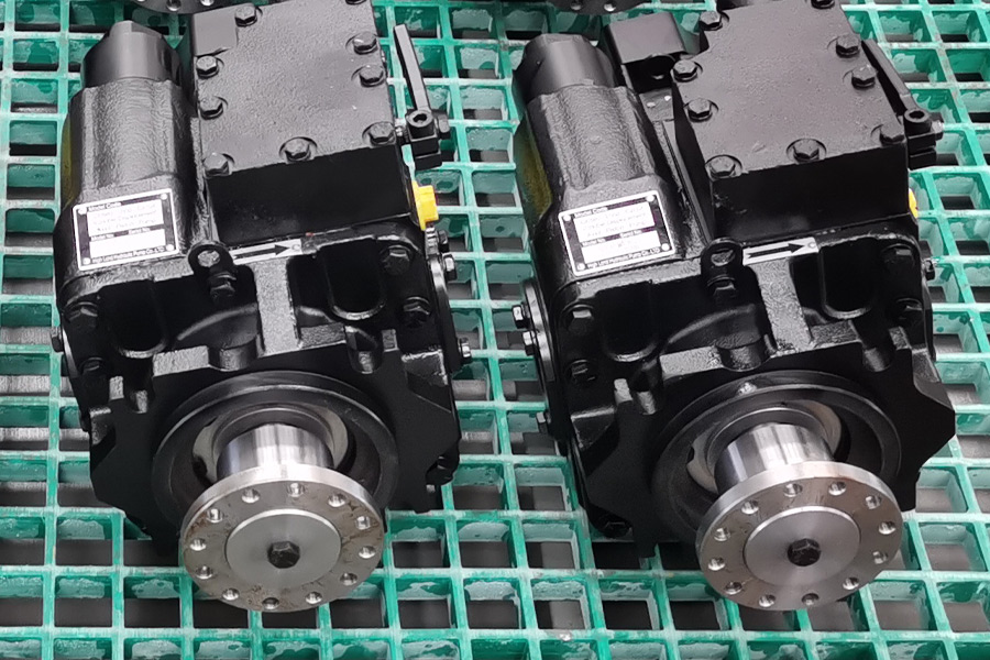 Cement mixer truck hydraulic piston pump